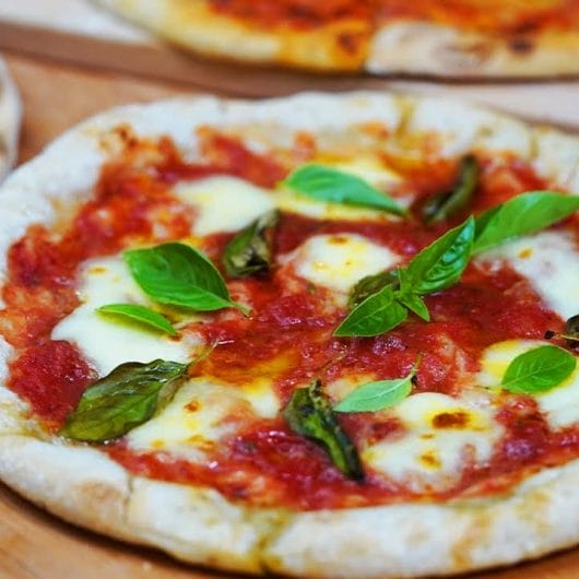 Pizza Napoletană
