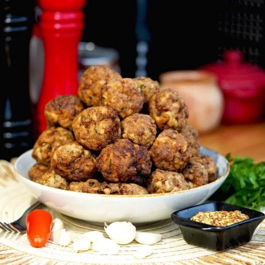 Rețetă Uimitoare de Pârjoluțe cu Carne și Conopidă