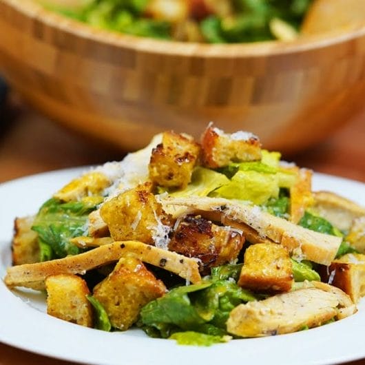 Salată Caesar cu Pui