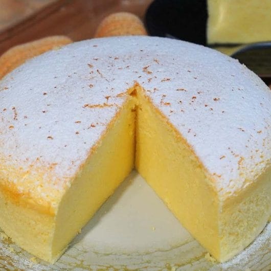 Descoperă Cheesecake-ul Japonez! Cel Mai Pufos și Delicios Chec Japonez