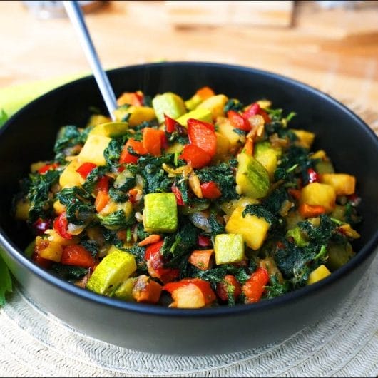 Urzici cu Dovlecel de POST/VEGANĂ - Cea mai delicioasă rețetă cu Urzici